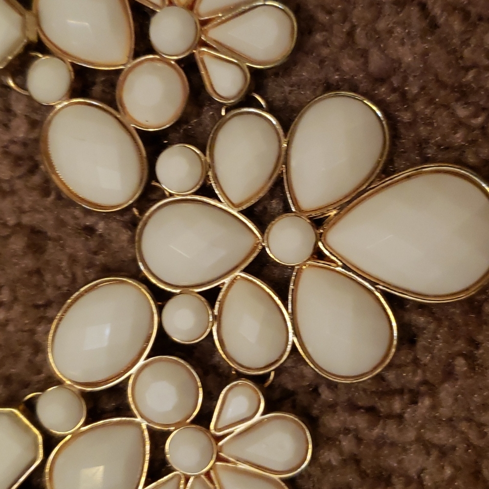 Necklace - Picture 2 of 4